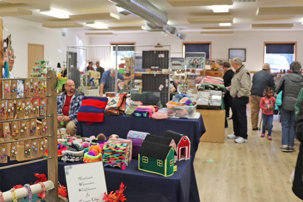 The Hazelhurst Lions hled a Fall Arts and Craft show at the town hall.