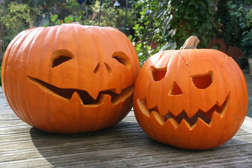 Pumpkin carving contest 